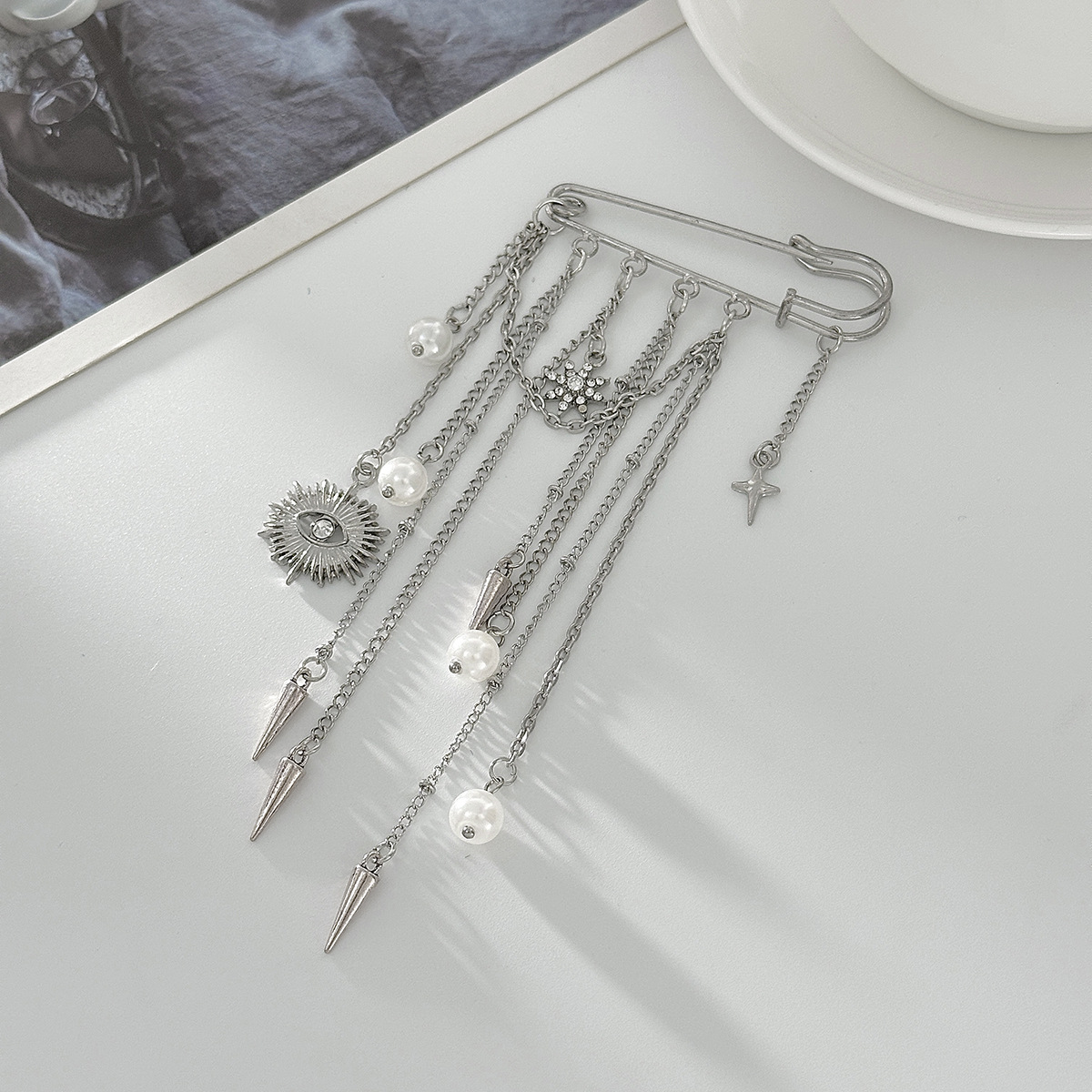 Imitation Pearl Brooch Elegant - Women'S Accessories For Formal Wear บทวิจารณ์และราคา