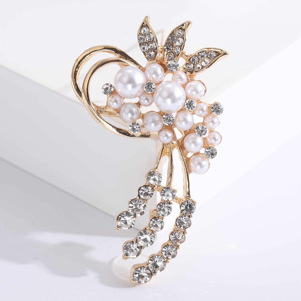 Pearl Flower Brooches For Wome - Women Accessories Bouquet บทวิจารณ์และราคา
