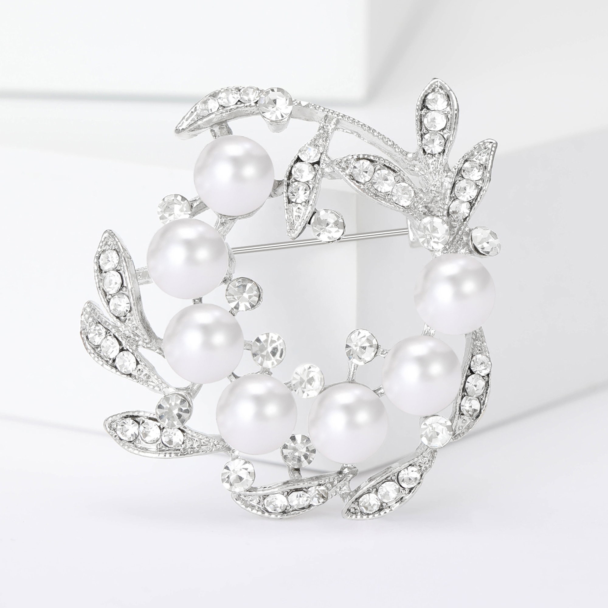 Pearl Flower Brooches For Wome - Women Accessories Bouquet บทวิจารณ์และราคา